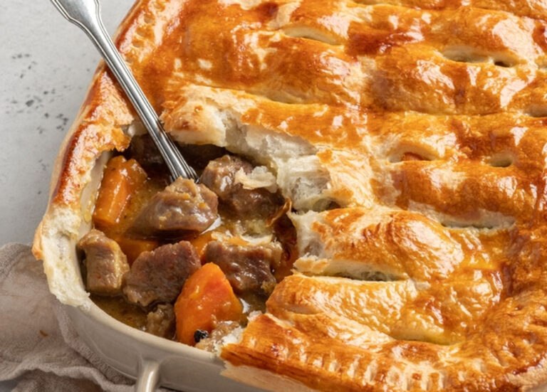 Read more about the article STEAK AND GUINNESS PIE