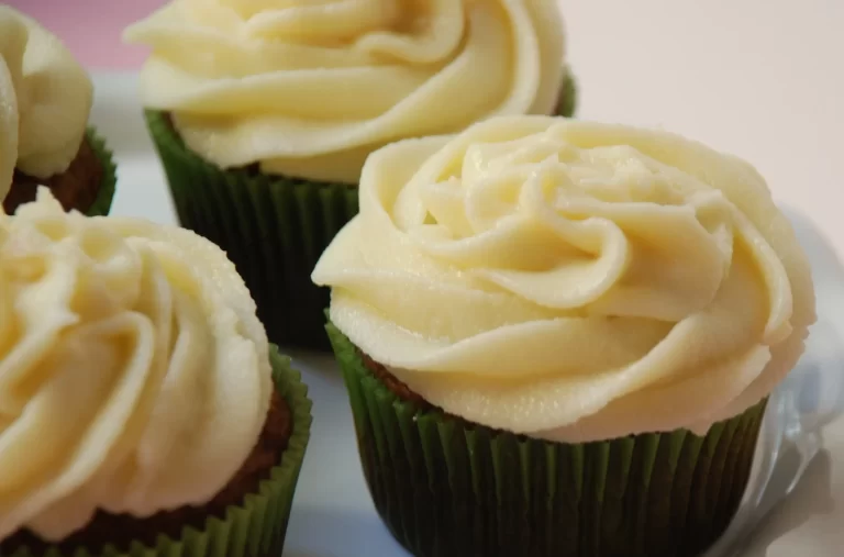 Read more about the article IRISH CREAM CUPCAKES