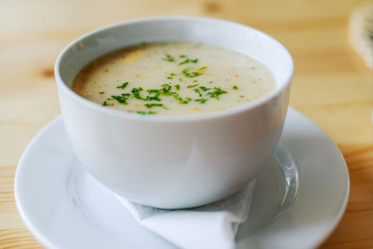 Read more about the article IRISH POTATO LEEK SOUP