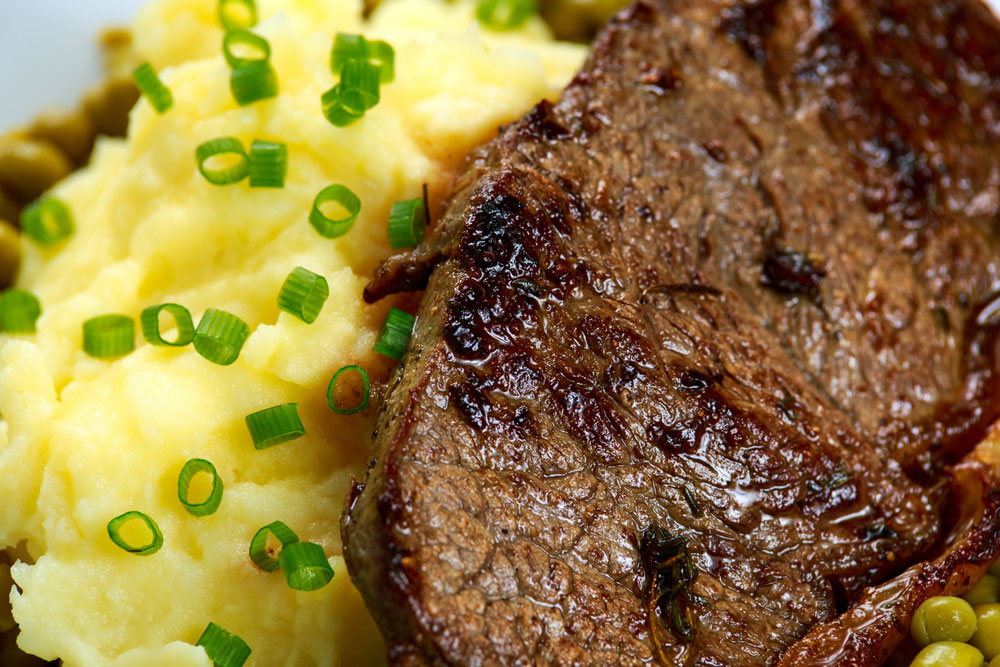 Read more about the article IRISH STEAK WITH CHAMP AND WHISKEY SAUCE