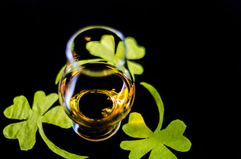 Read more about the article A GUIDE TO IRISH WHISKEY: HISTORY, PRODUCTION AND TASTING NOTES