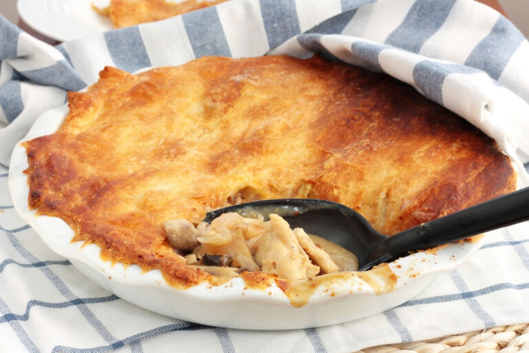 Read more about the article IRISH CHICKEN AND MUSHROOM PIE