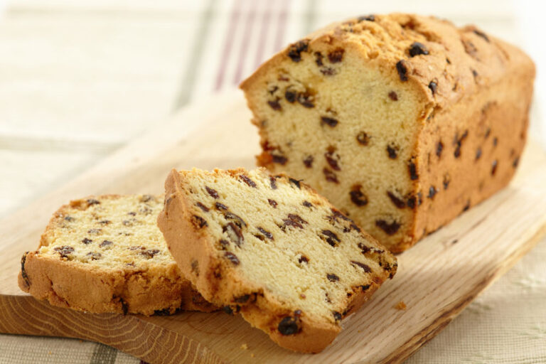 Read more about the article IRISH RAISIN CAKE