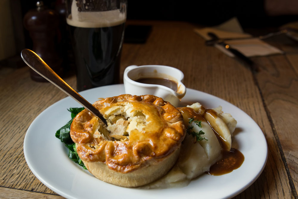 Read more about the article SAVORING IRELAND: A JOURNEY INTO THE HEART OF PUB FARE