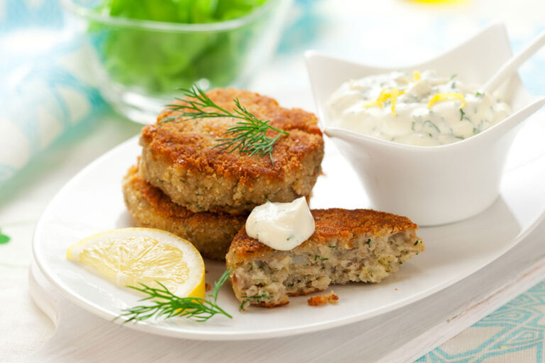 Read more about the article SMOKED HADDOCK AND POTATO CAKES