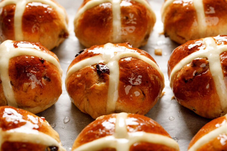 Read more about the article HOT CROSS BUNS