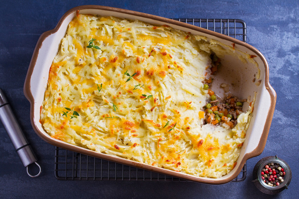 You are currently viewing COMFORTING CLASSICS: DELVING INTO THE WORLD OF COTTAGE PIE AND SHEPHERD’S PIE