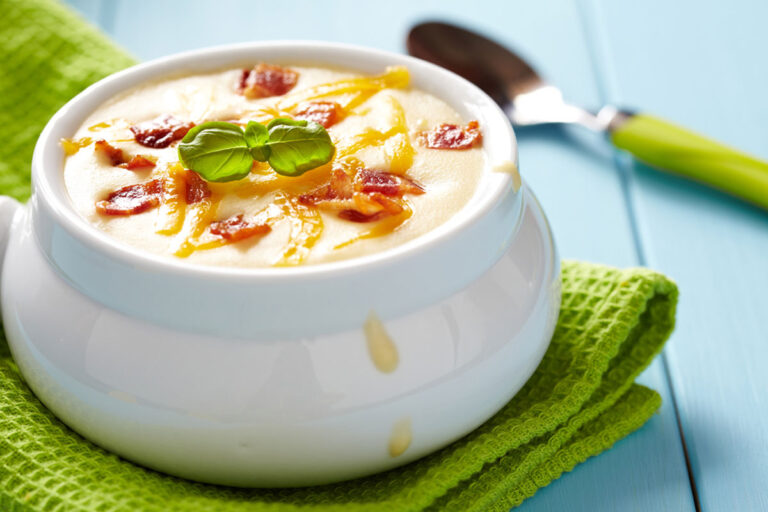 Read more about the article CREAMY CAULIFLOWER AND POTATO SOUP