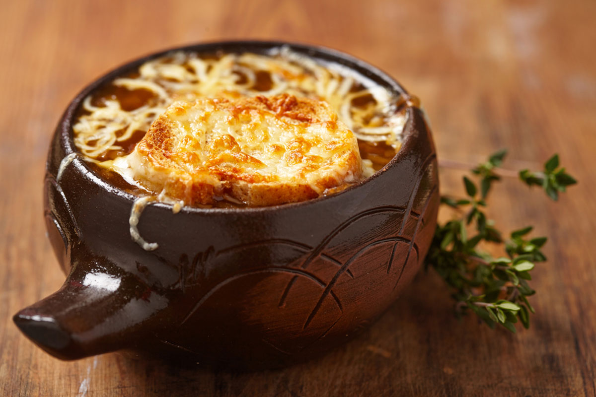 Read more about the article FRENCH ONION SOUP WITH IRISH STOUT AND DUBLINER CHEESE